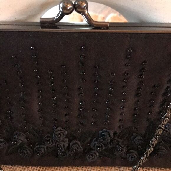 CARLO FELLINI BEADS AND ROSES VINTAGE FORML CLUTCH SATIN BAG PURSE 10x4 KISSLOCK - Picture 3 of 5